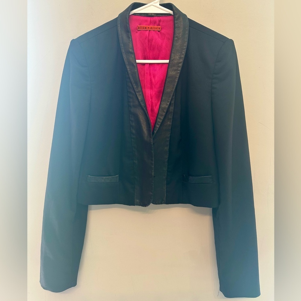 Alice + Olivia Cropped Black Blazer w/ Pink Interior & Faux Leather Detail Small